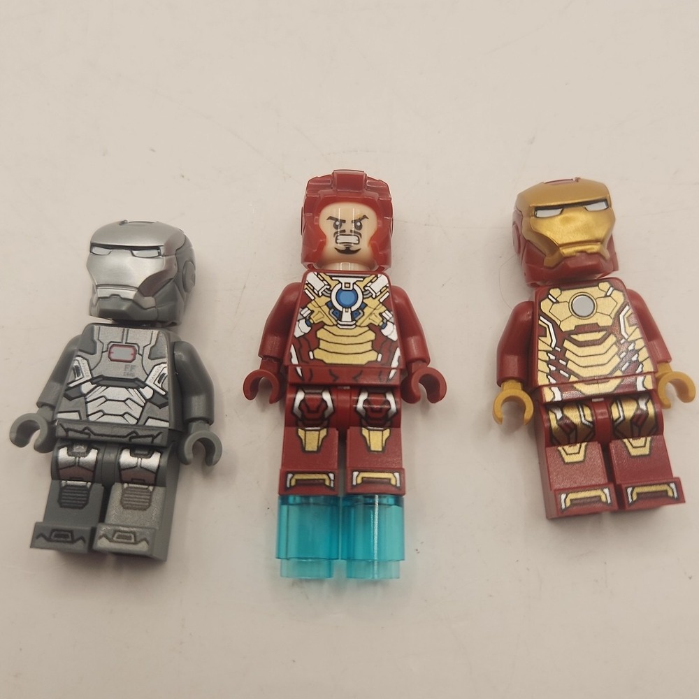 LEGO Minifigures Marvel Comics - 2 Iron Man and Iron Man War Machine